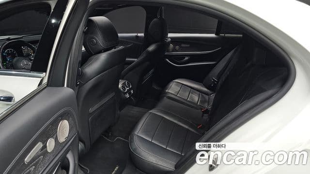 Mercedes-Benz E-Class 2022 — Şəkil 12/20