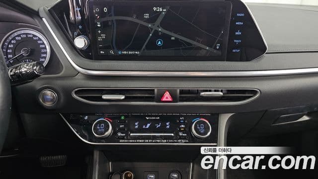 Hyundai Sonata 2020 — ფოტო 14/20