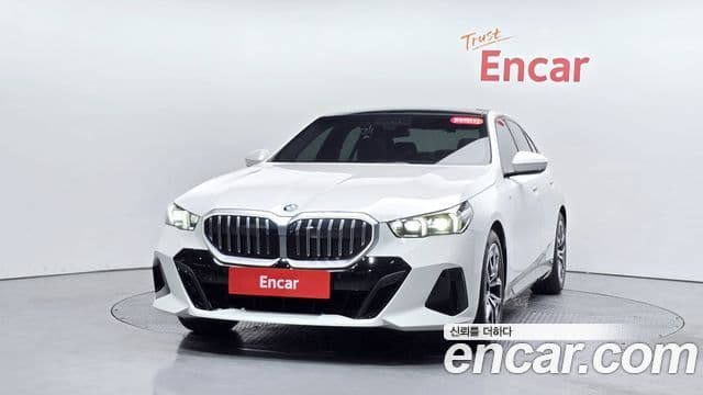 BMW 5 Series 2023 — Şəkil 3/20