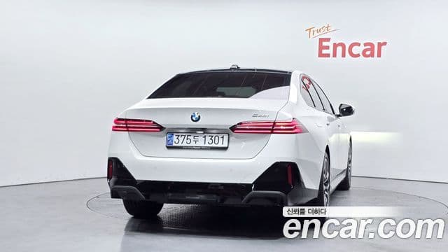 BMW 5 Series 2023 — Şəkil 4/20