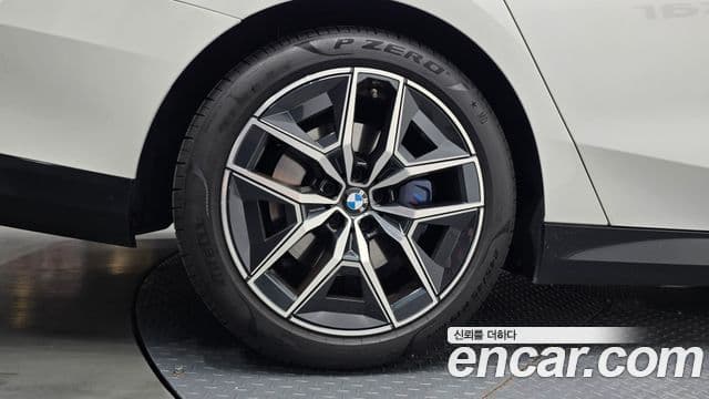 BMW 5 Series 2023 — Şəkil 5/20