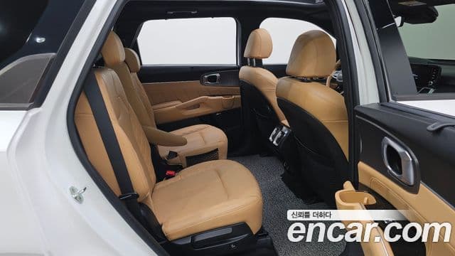 Kia Sorento 2022 — Фото 12/20