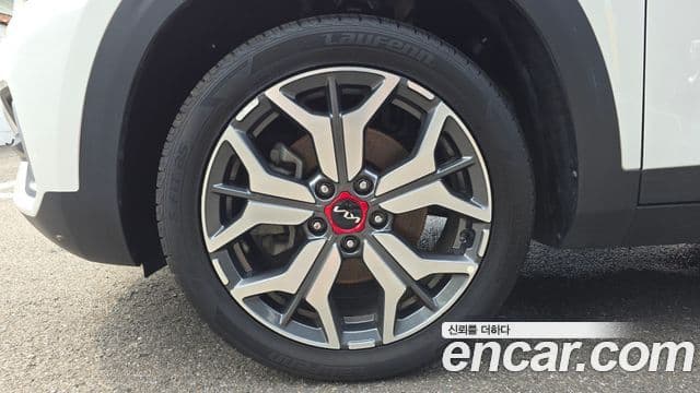 Kia Seltos 2022 — ფოტო 5/20
