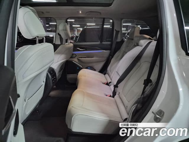 Jeep Grand Cherokee 2022 — фото 10 из 20