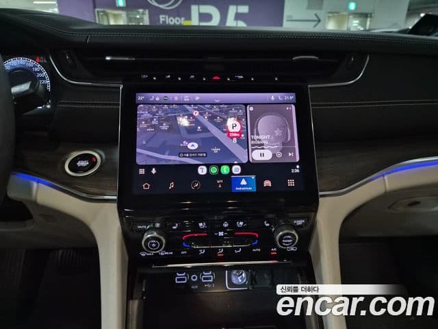 Jeep Grand Cherokee 2022 — ფოტო 11/20