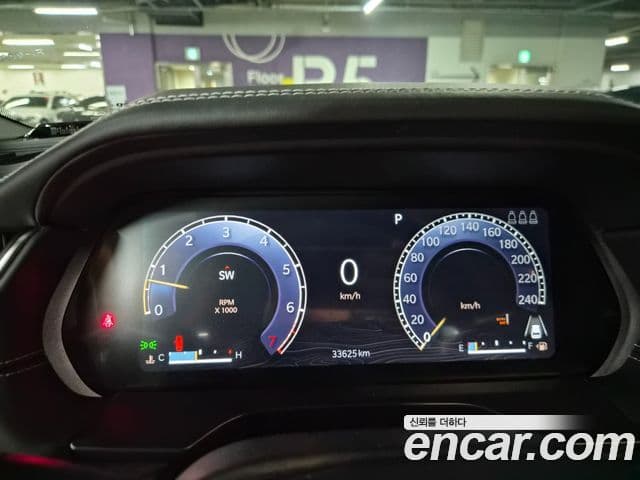 Jeep Grand Cherokee 2022 — ფოტო 15/20