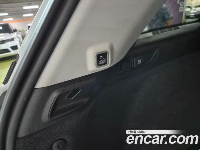 Jeep Grand Cherokee 2022 — ფოტო 18/20