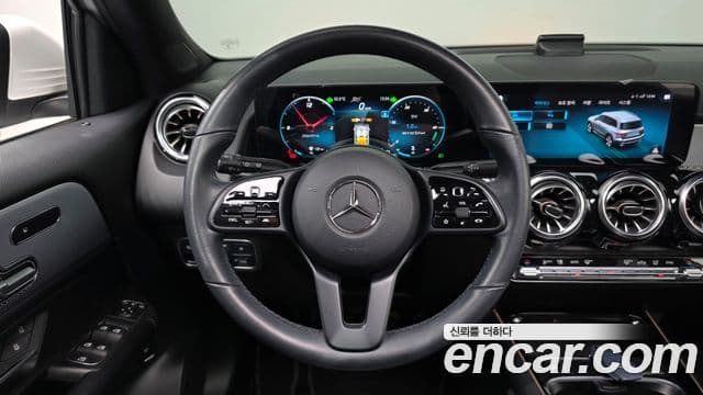 Mercedes-Benz GLB-Class 2021 — Şəkil 13/20