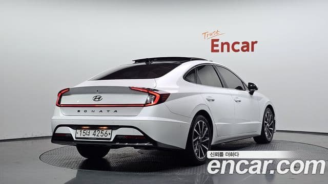 Hyundai Sonata 2019 — ფოტო 2/20