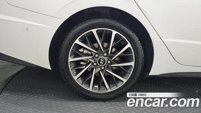 Hyundai Sonata 2019 — ფოტო 5/20