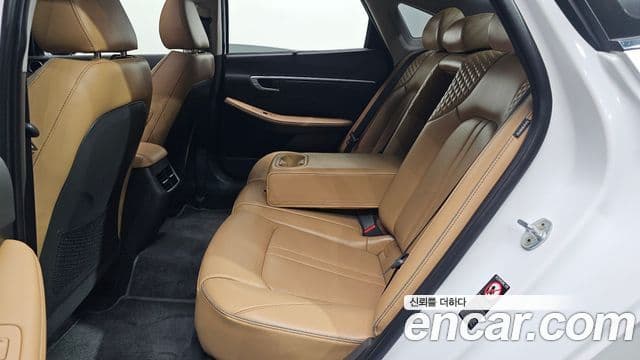 Hyundai Sonata 2019 — ფოტო 11/20
