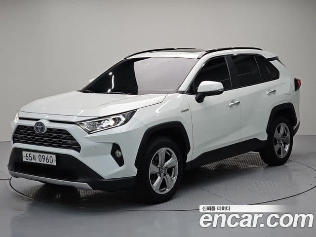 Toyota RAV4 2019 — ფოტო 4/20