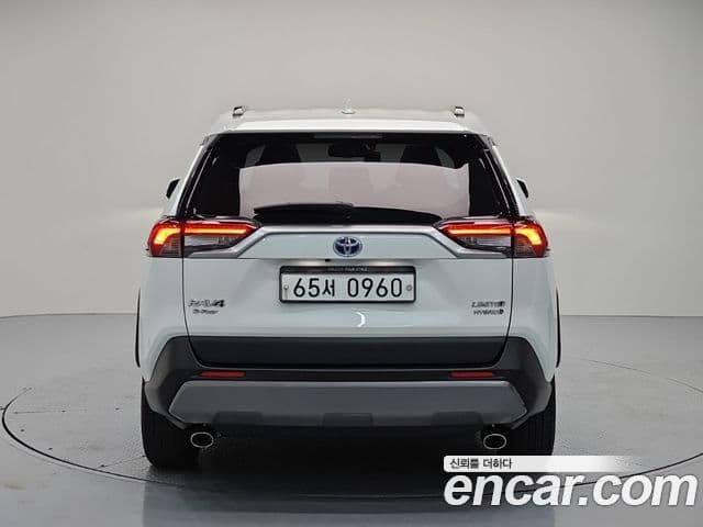 Toyota RAV4 2019 — ფოტო 11/20