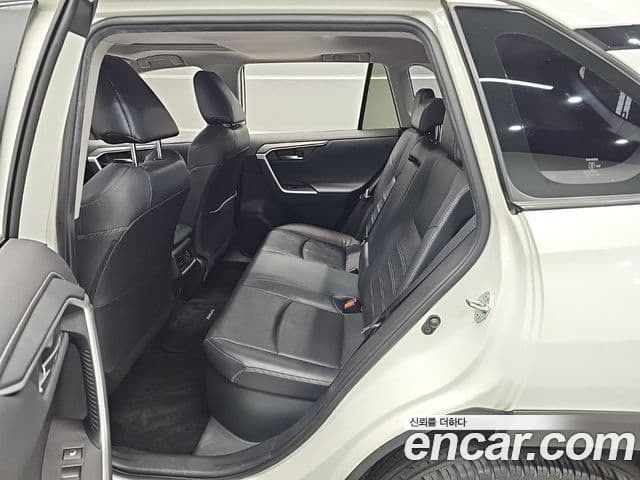 Toyota RAV4 2019 — ფოტო 20/20