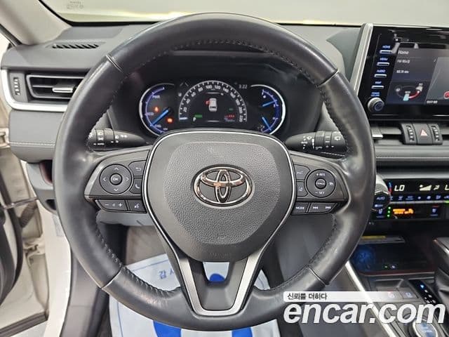 Toyota RAV4 2019 — ფოტო 10/20
