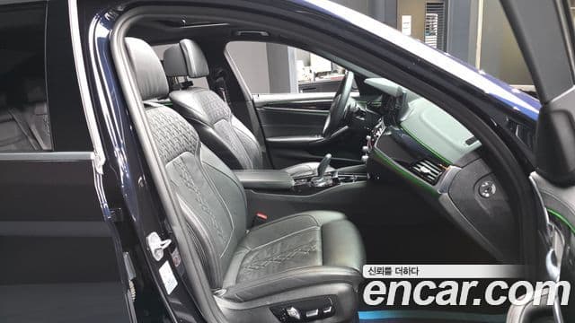 BMW 5 Series 2019 — Şəkil 11/20