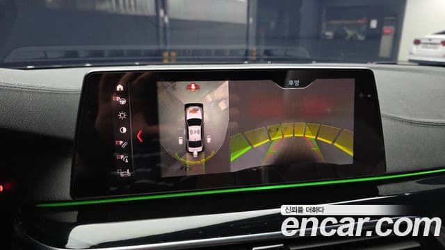 BMW 5 Series 2019 — Şəkil 15/20