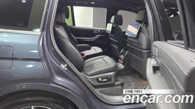 BMW X7 2021 — фото 12 из 20