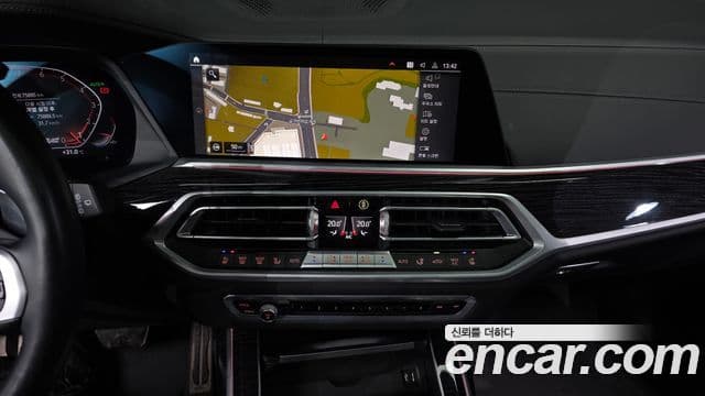 BMW X7 2021 — фото 13 из 20