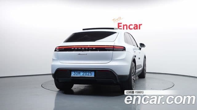 Porsche Macan EV 2025 — Şəkil 2/20