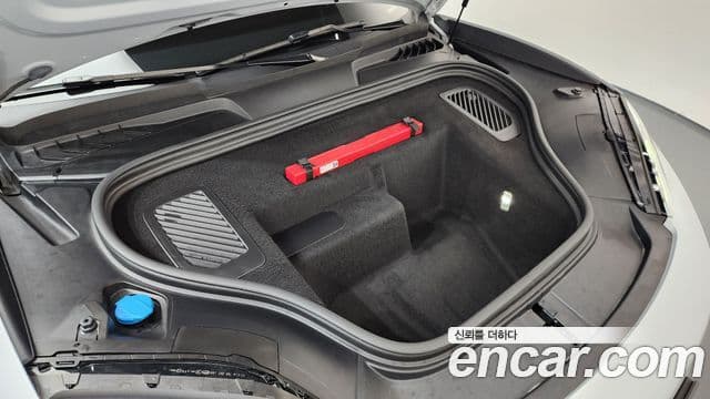 Porsche Macan EV 2025 — Şəkil 11/20