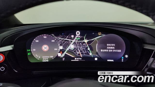 Porsche Macan EV 2025 — Şəkil 16/20