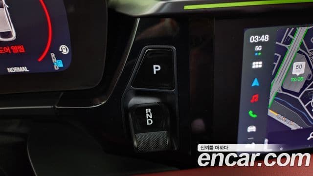 Porsche Macan EV 2025 — Şəkil 19/20