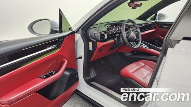 Porsche Macan EV 2025 — Şəkil 5/20
