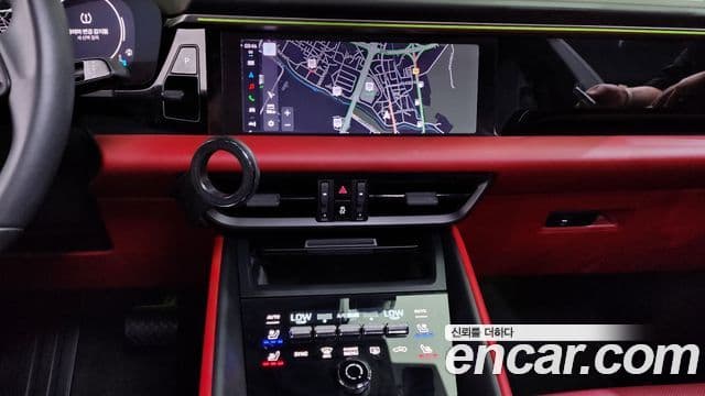 Porsche Macan EV 2025 — Şəkil 9/20