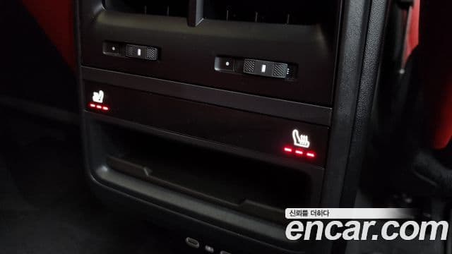 Porsche Macan EV 2025 — Şəkil 8/20