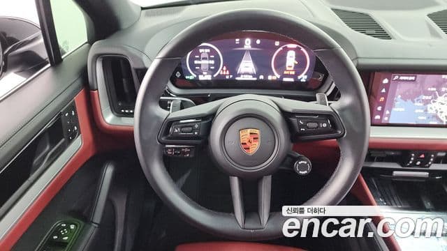 Porsche Cayenne 2025 — ფოტო 13/20