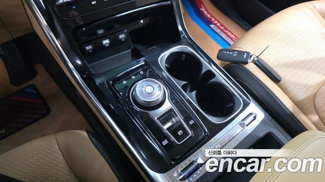 Kia Carnival 2022 — фото 8 из 20