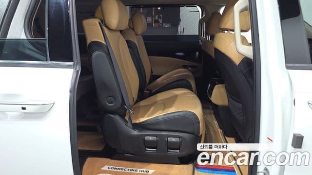 Kia Carnival 2022 — ფოტო 10/20