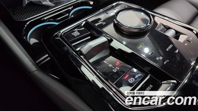 BMW 5 Series 2025 — Фото 9/20