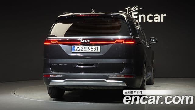 Kia Carnival 2021 — Фото 4/20