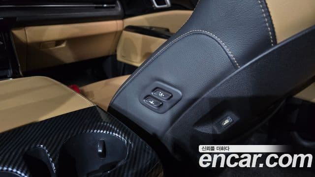 Kia Carnival 2021 — Фото 18/20
