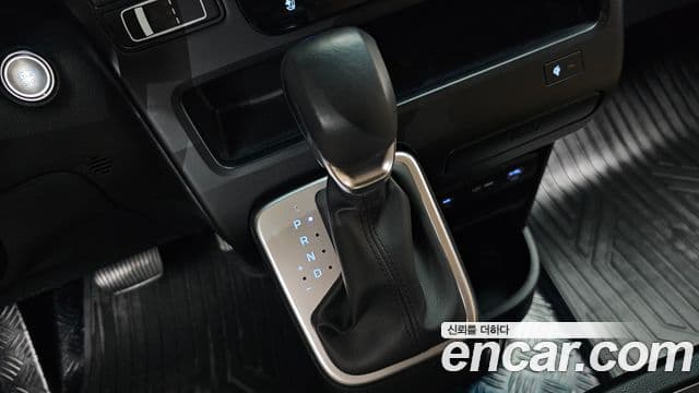 Hyundai Staria 2025 — Şəkil 9/20