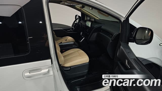 Hyundai Staria 2025 — Şəkil 12/20