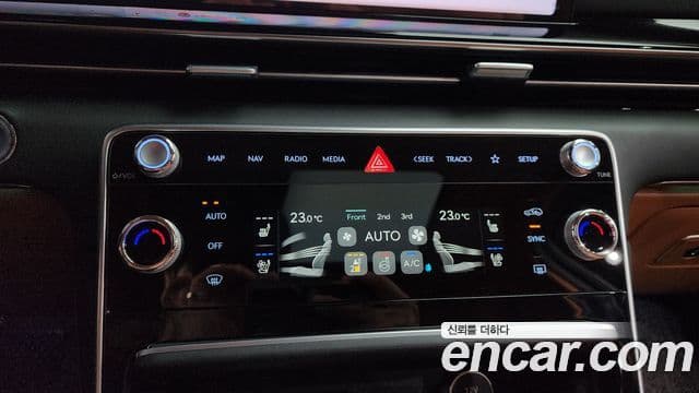 Genesis GV80 2024 — Photo 19/36