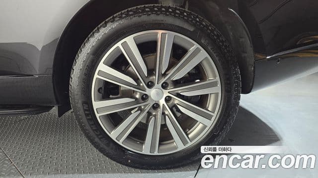 Land Rover Range Rover 2025 — Photo 12/41