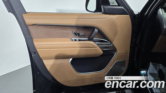 Land Rover Range Rover 2025 — Photo 14/41