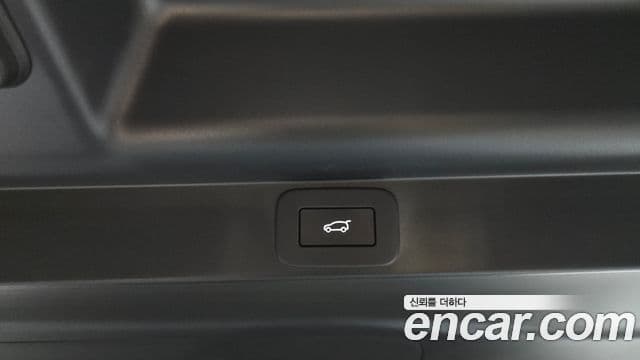 Land Rover Range Rover 2025 — Photo 40/41