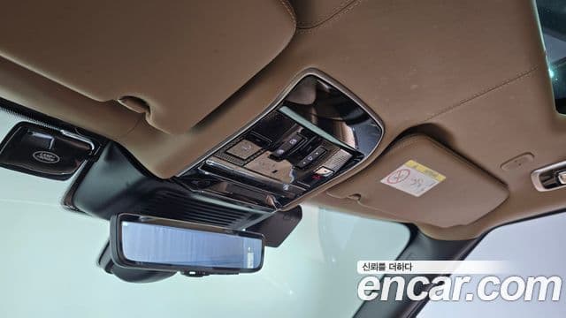 Land Rover Range Rover 2025 — Photo 21/41