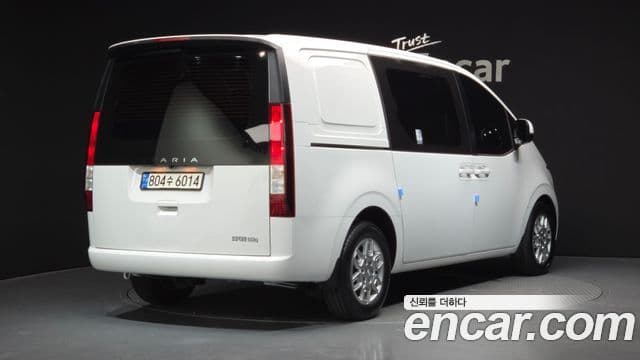 Hyundai Staria 2023 — Фото 2/20