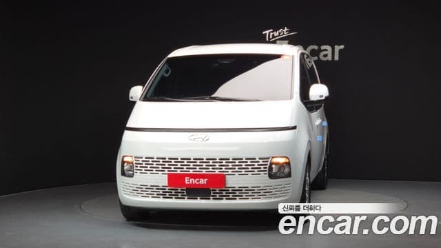 Hyundai Staria 2023 — Фото 3/20