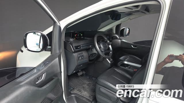 Hyundai Staria 2023 — Фото 10/20