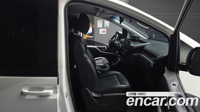 Hyundai Staria 2023 — Фото 11/20
