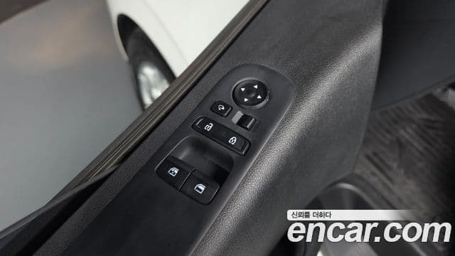 Hyundai Staria 2023 — Фото 13/20