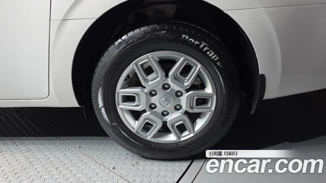 Hyundai Staria 2023 — Photo 1/30