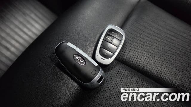 Hyundai Staria 2023 — Photo 4/30